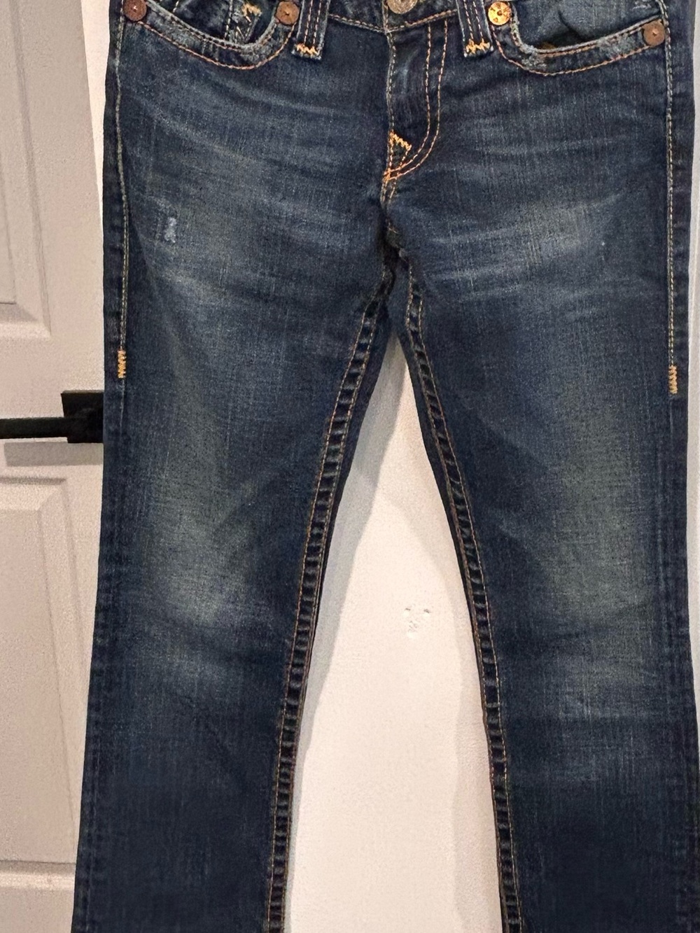 Women’s Slim Straight Jeans in Dark Indigo Wash